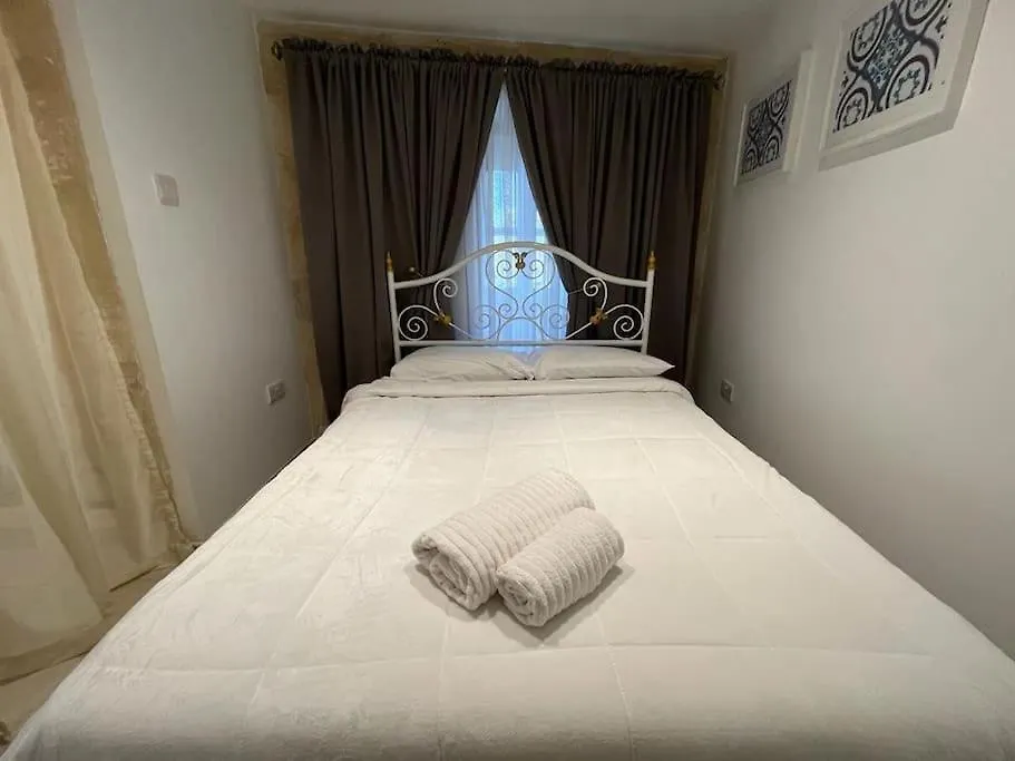 Holiday home Charming 200 Year Old Cottage With Yard Zabbar