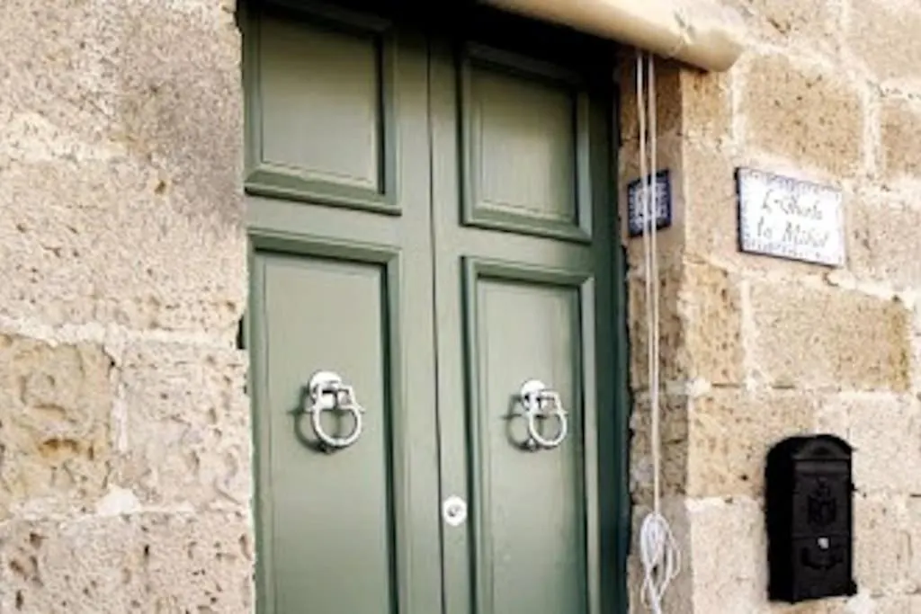 Charming 200 Year Old Cottage With Yard Zabbar