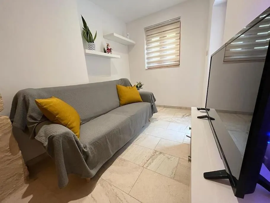 Semesterbostad Charming 200 Year Old Cottage With Yard Żabbar Malta